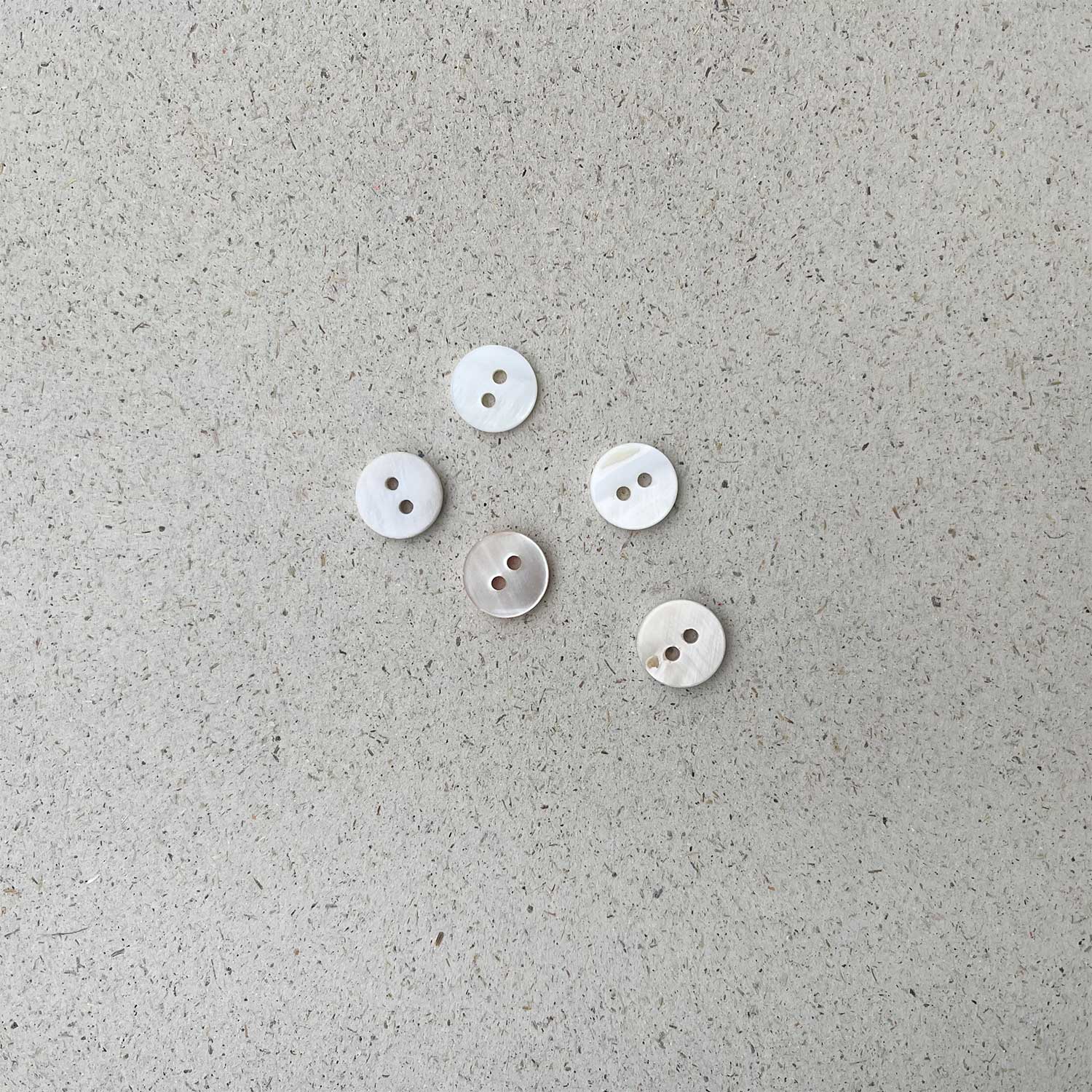BOUTONS EN NACRE BRILLANTE Set 5x