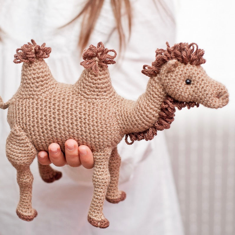 MODÈLE | AMIGURUMI CHAMEAU