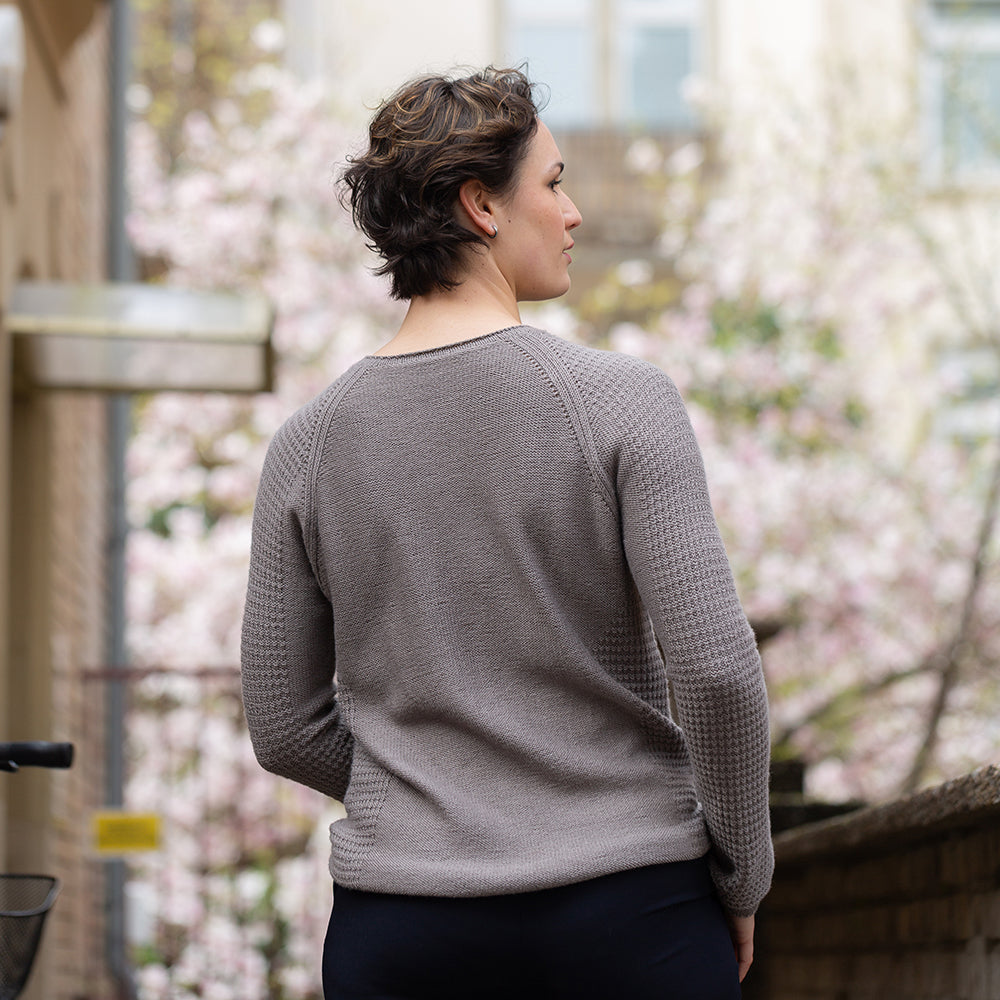 MODÈLE | INSIDE OUT SWEATER